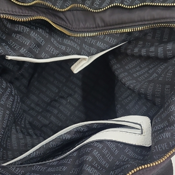 Steve Madden Black and White Duffle/Travel Bag Sporty Design - Picture 12 of 12